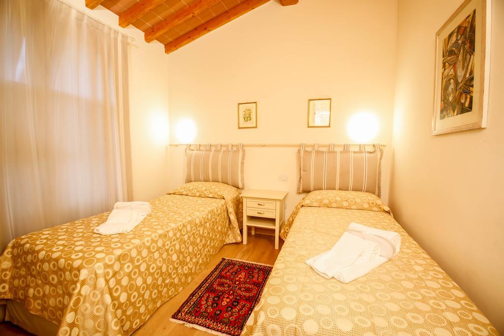 Casa Montecuccoli Montelupo Fiorentino Habitación foto